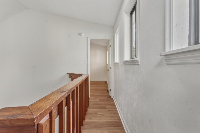 Building Photo - 2900 Woodrich Dr