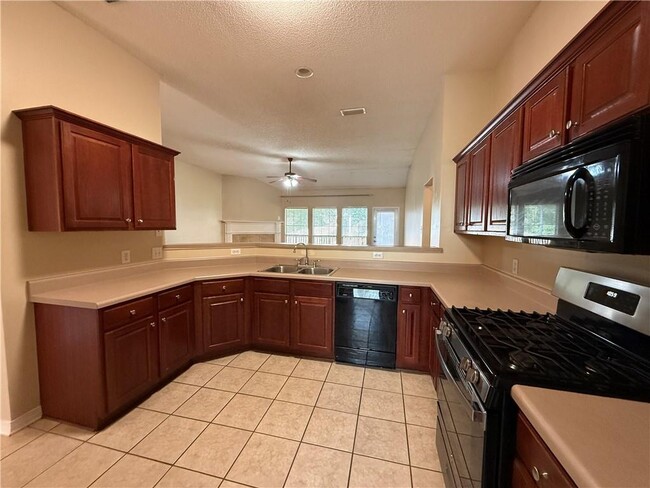 Building Photo - 10154 Waterford Way