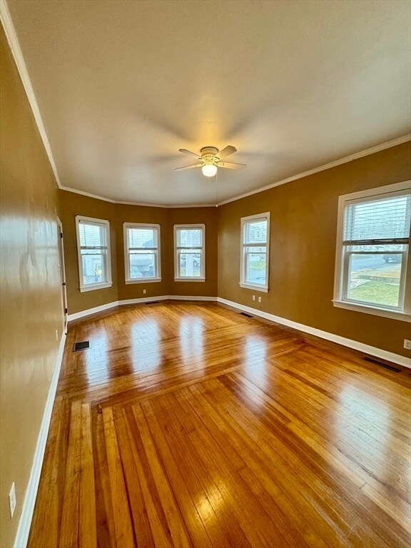 Building Photo - 15 Clara St