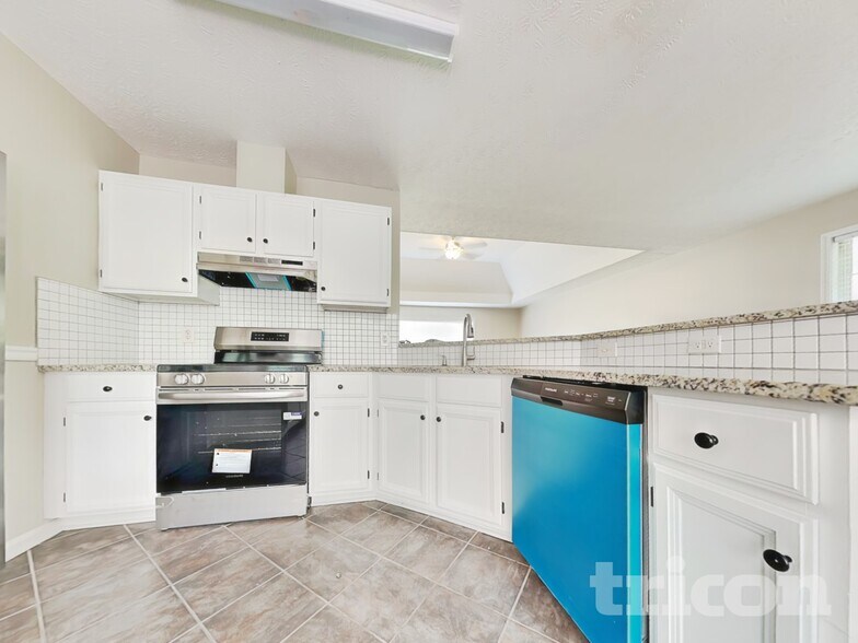 Building Photo - 2114 Lindley Ln