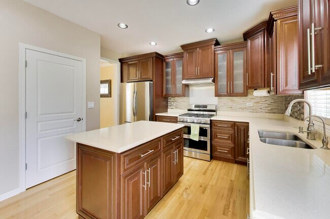 Building Photo - 501 Tuscany Dr