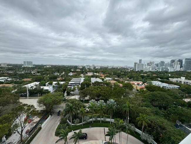 Building Photo - 2101 Brickell Ave