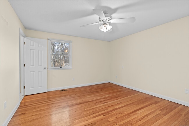 Building Photo - 127 Two Rod Hwy