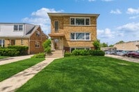 Building Photo - 8108 N Oriole Ave