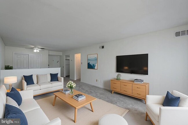 Building Photo - 5200 Quincy St