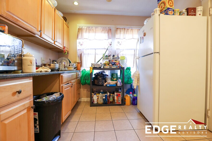 Building Photo - 6 Becket St