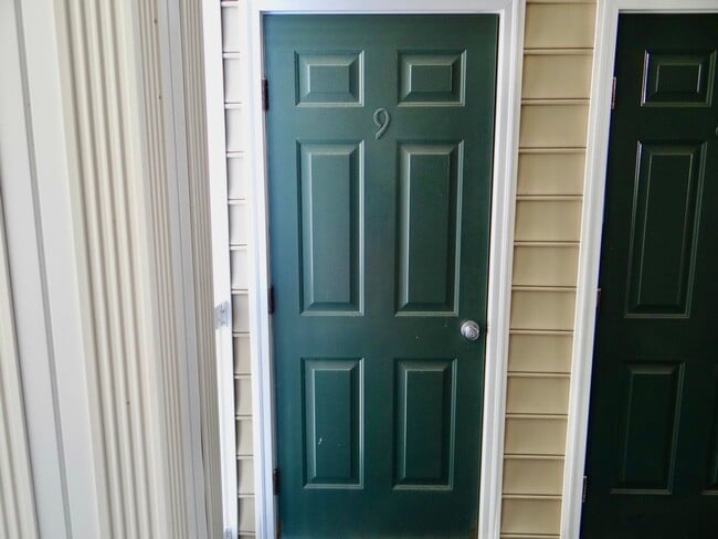 Building Photo - Furnished Long Term Rental in Surfside