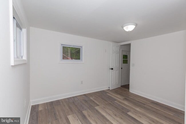 Building Photo - 30 Laurel Hill Ln