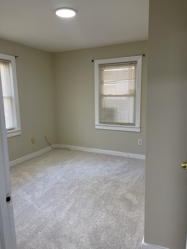 Building Photo - 8209 Comet Dr