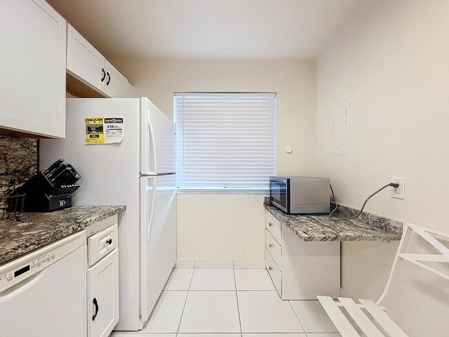 Building Photo - 4545 Luxemburg Ct