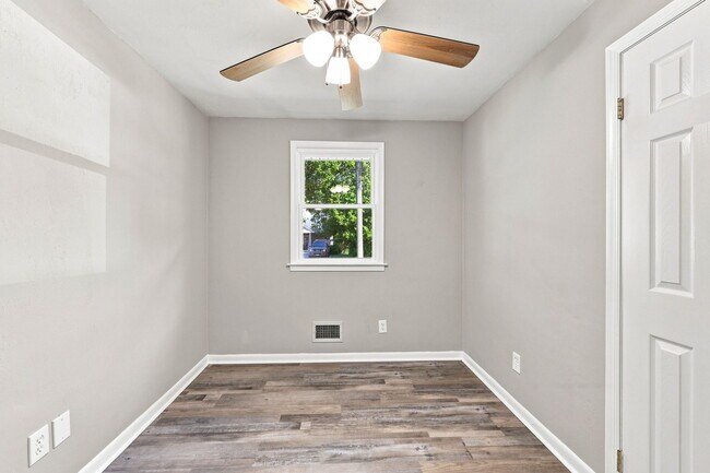 Building Photo - 727 Osborn Ave