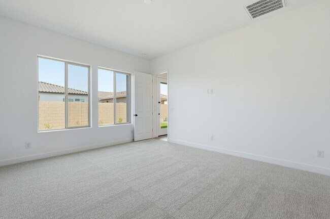 Building Photo - 2942 Manzanilla Ave