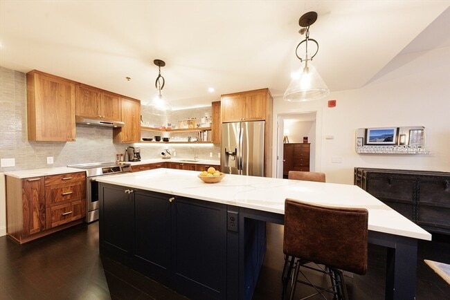 Building Photo - 29 Otis St