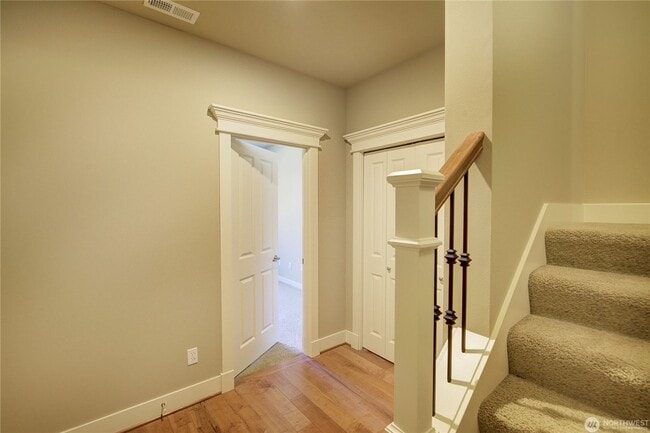 Building Photo - 3Bd/2.75Ba Issaquah Home