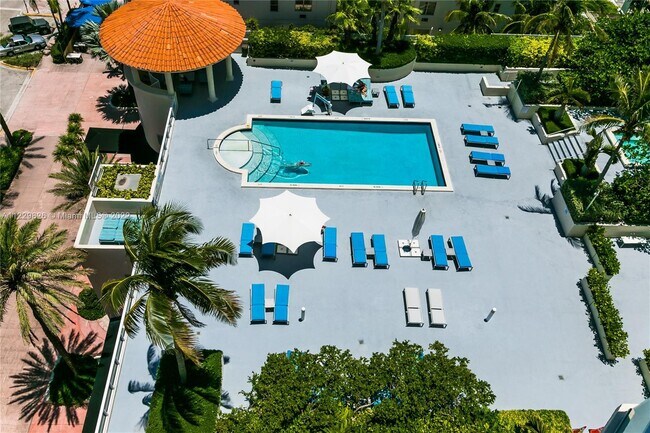 Building Photo - 7330 Ocean Terrace