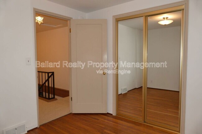 Building Photo - 3402 37th Ave W