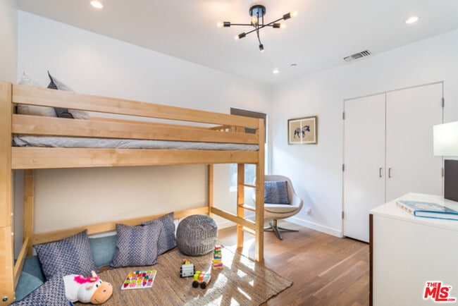 Building Photo - 4014 Colonial Ave