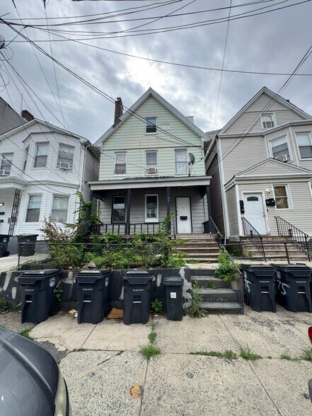 Building Photo - 77 2nd St