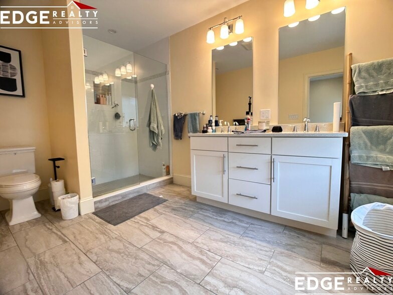 Building Photo - 3 Cufflin St