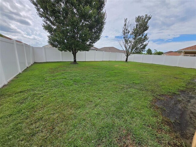 Building Photo - 2246 Waukegan Dr