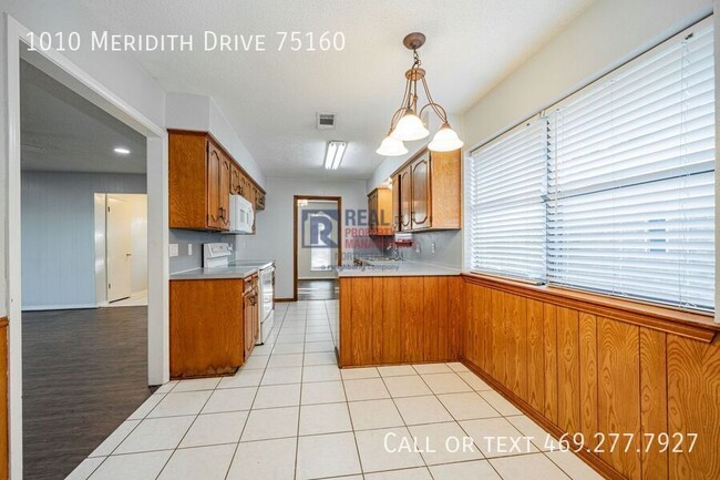 Building Photo - 1010 Meridith Dr