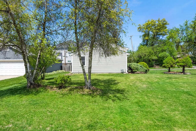 Building Photo - 0N148 Silverleaf Blvd