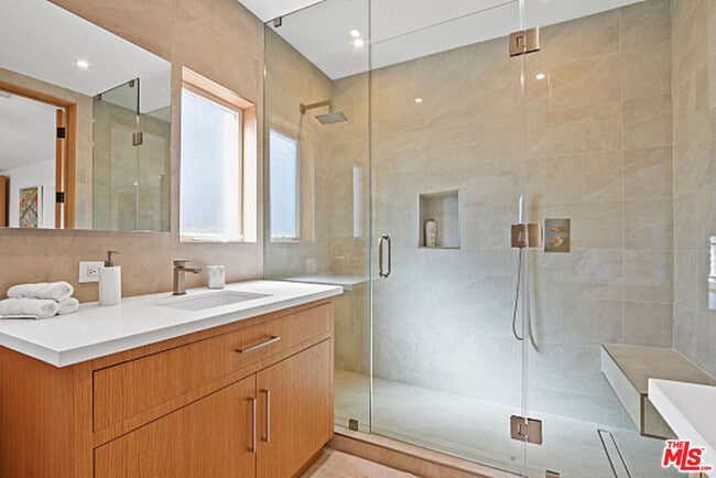 Building Photo - 9451 Sunset Blvd