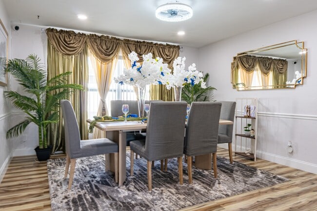 Building Photo - 1875 Williams Manor Ave