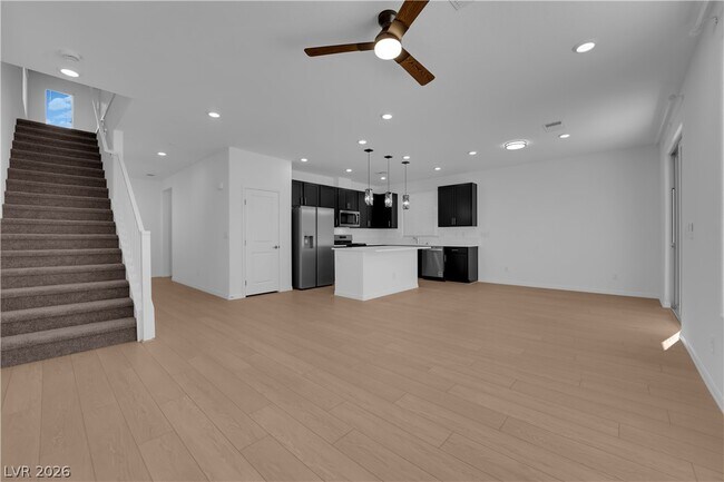 Building Photo - 10227 Estancia Hl St