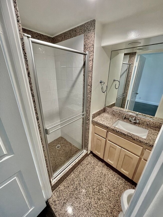 Building Photo - 231 42nd St