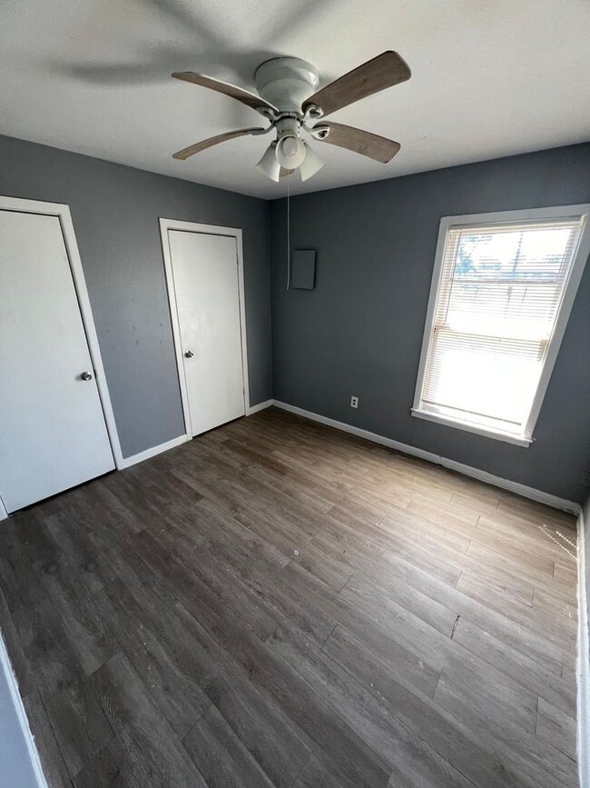 Building Photo - $0 First Month's Rent / $0 Deposit at Move-in