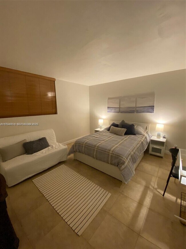 Building Photo - 3801 S Ocean Dr