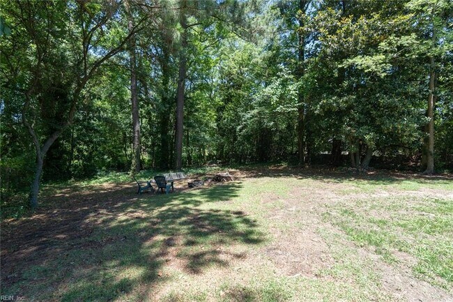 Building Photo - 8065 W Glen Rd