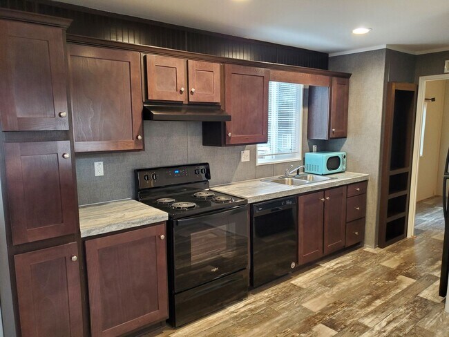 Building Photo - Brand new build 3 bedroom 2 bath modular h...