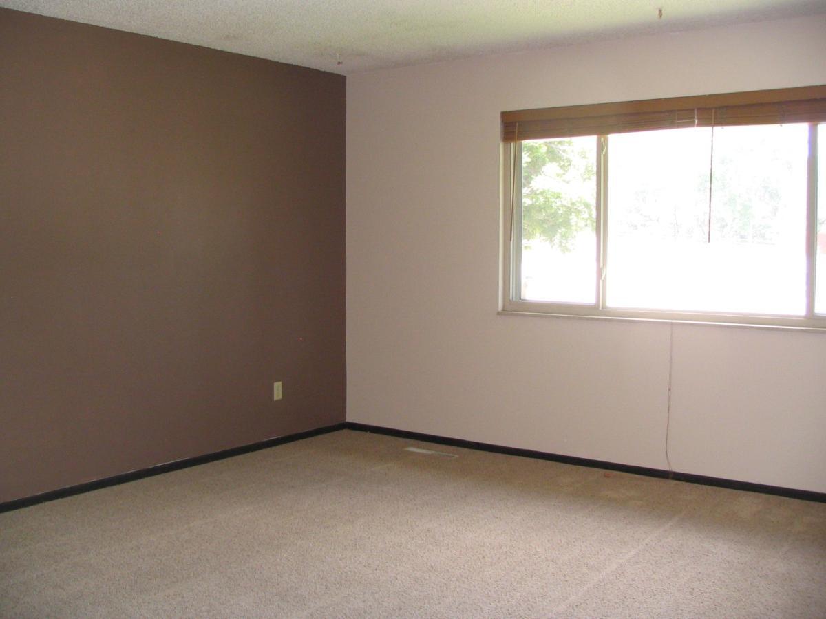Building Photo - 5280 Flintridge Dr