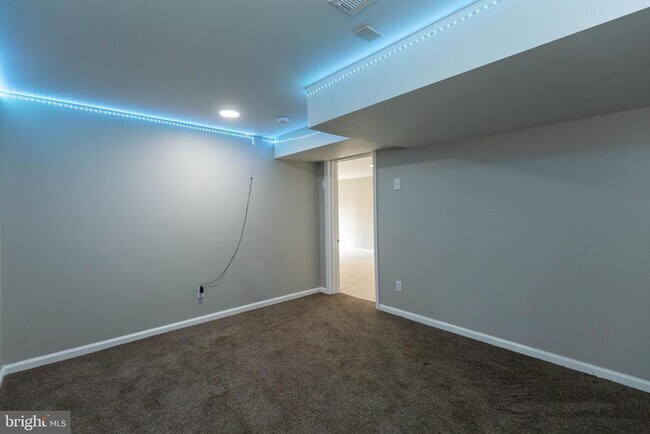 Building Photo - 462 Wild Rose Ln