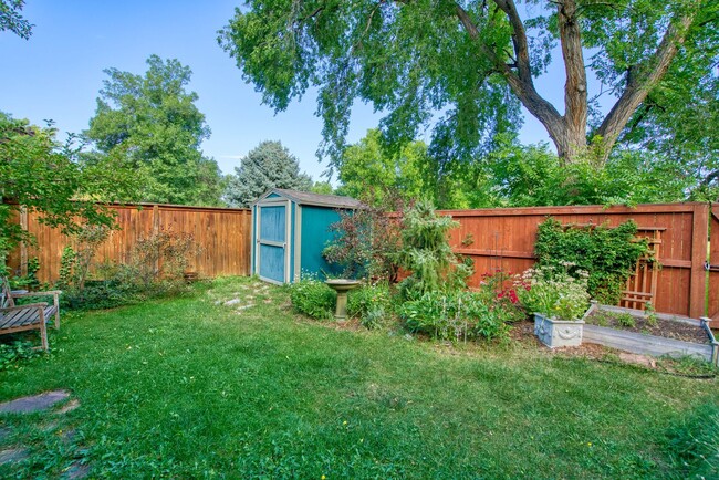Building Photo - Charming 4 BD/1.5 BA Gunbarrel Home with G...