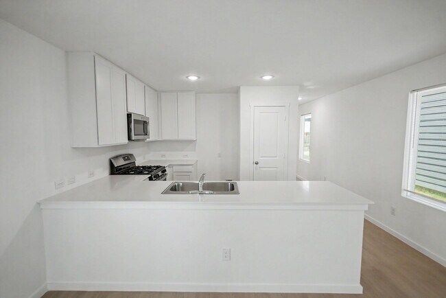 Building Photo - Gorgeous Open-Concept Home Near Randolph AFB - Realtor Commission: $500