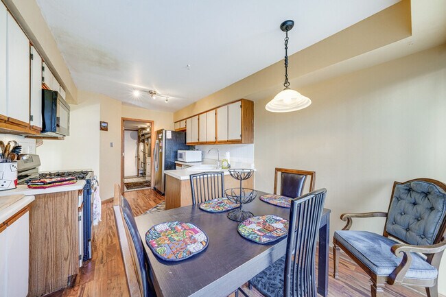 Building Photo - 2182 Camden Ln