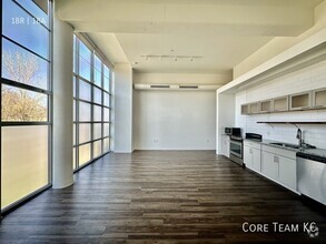 Building Photo - Recently Renovated 1 Bedroom in Westside