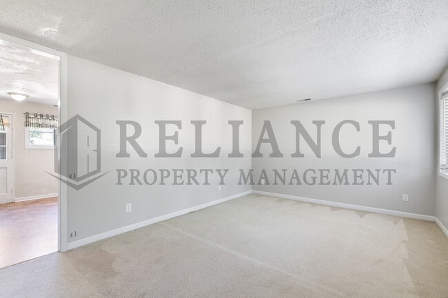 Building Photo - 749 N Westridge Dr