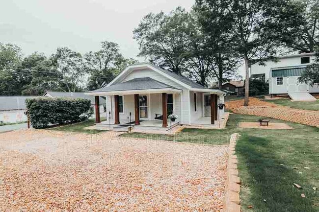 Primary Photo - 529 Jackson St