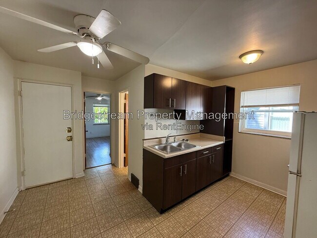 Building Photo - 68 Knecht Dr