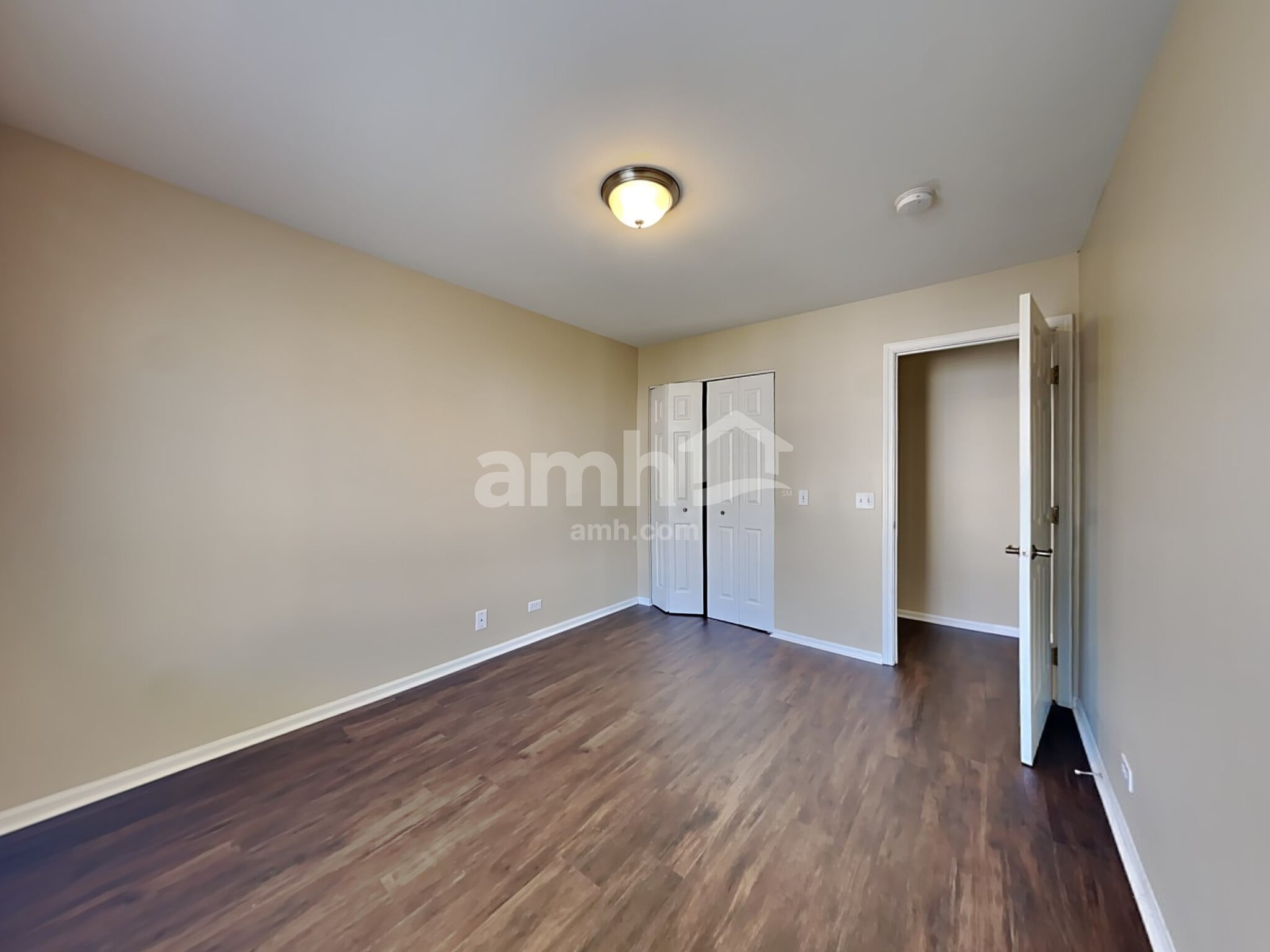 Building Photo - 953 Mesa Dr