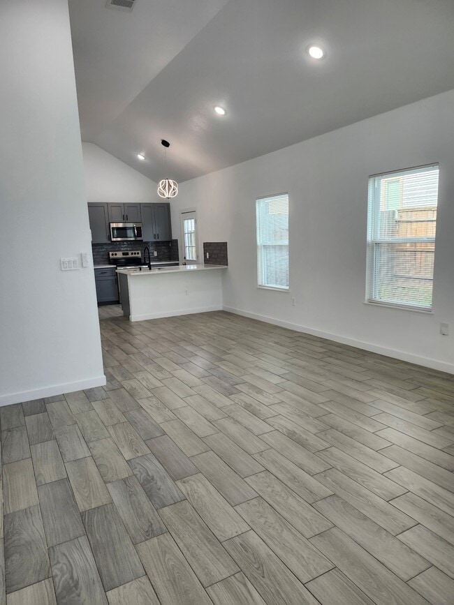 Building Photo - 1418 Rd 5607