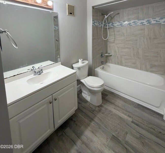 Building Photo - 2028 Oak Meadow Cir