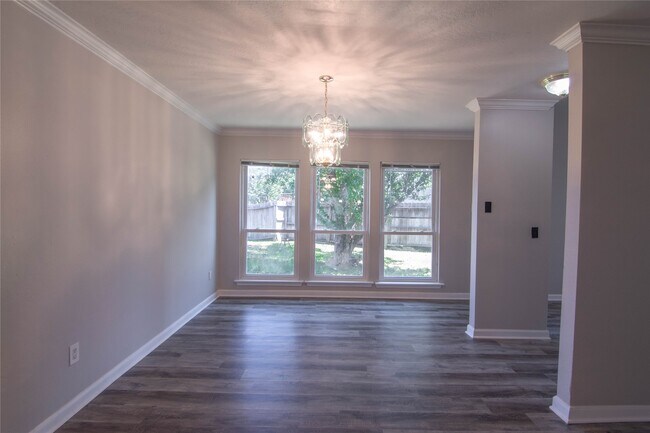 Building Photo - 15806 Val Verde Dr