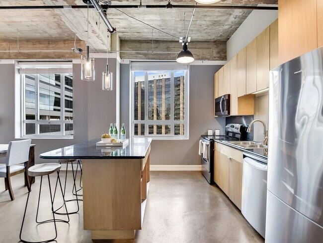 Building Photo - 710 Colorado St