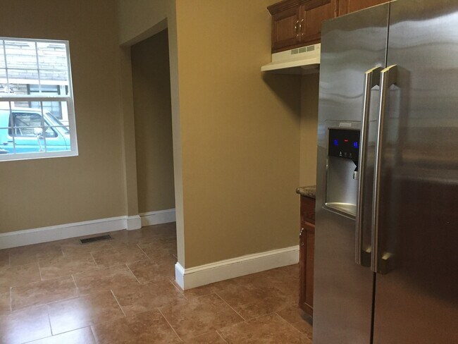 Building Photo - CHARMING REMODELED HIGHLAND HOME