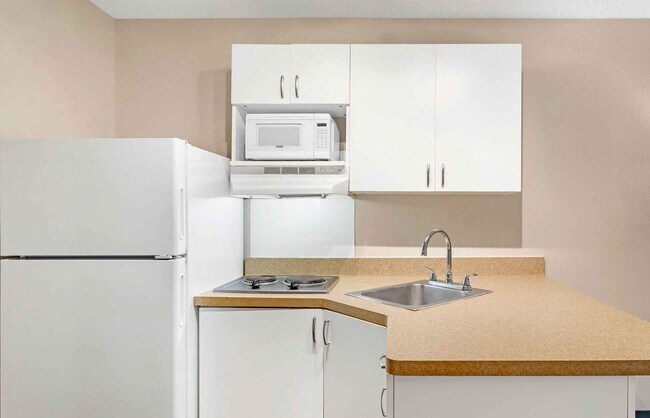 Building Photo - Furnished Studio-Asheville - Tunnel Rd.